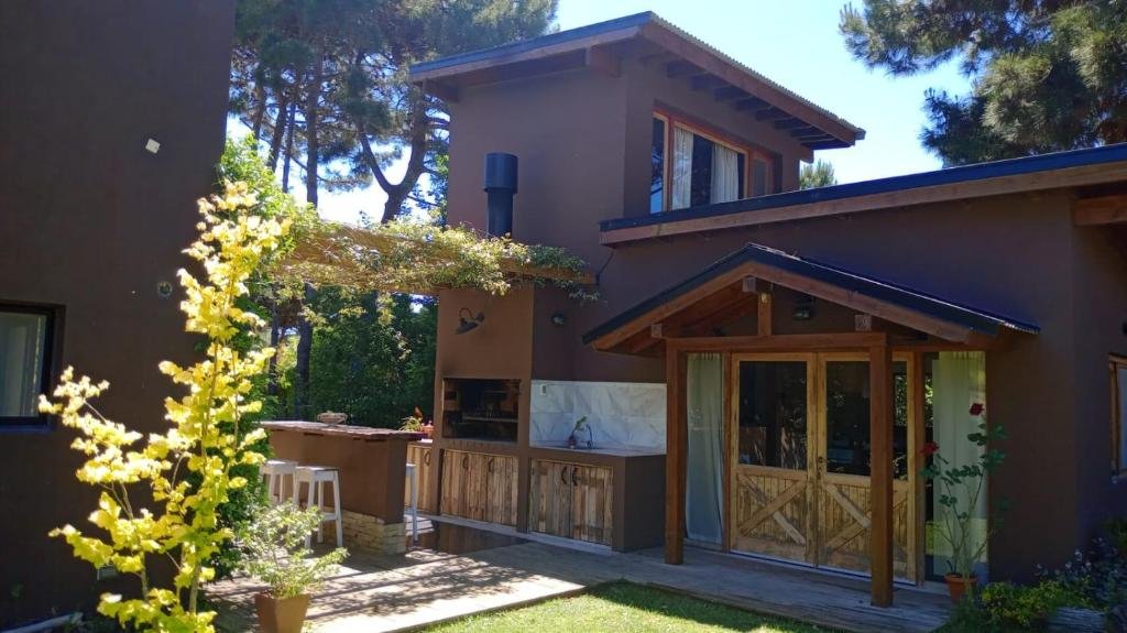 Alma en Pinamar con jardín y parrilla