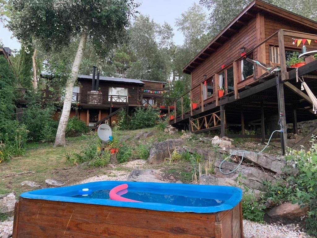 Cabaña Sierra con jardín y pileta en Sierra de los Padres