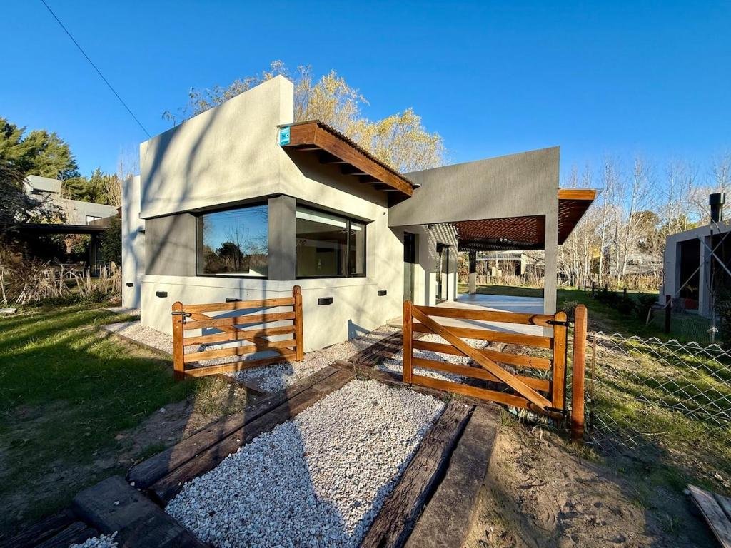 Fachada de Excellent 3-room house en Costa del Este