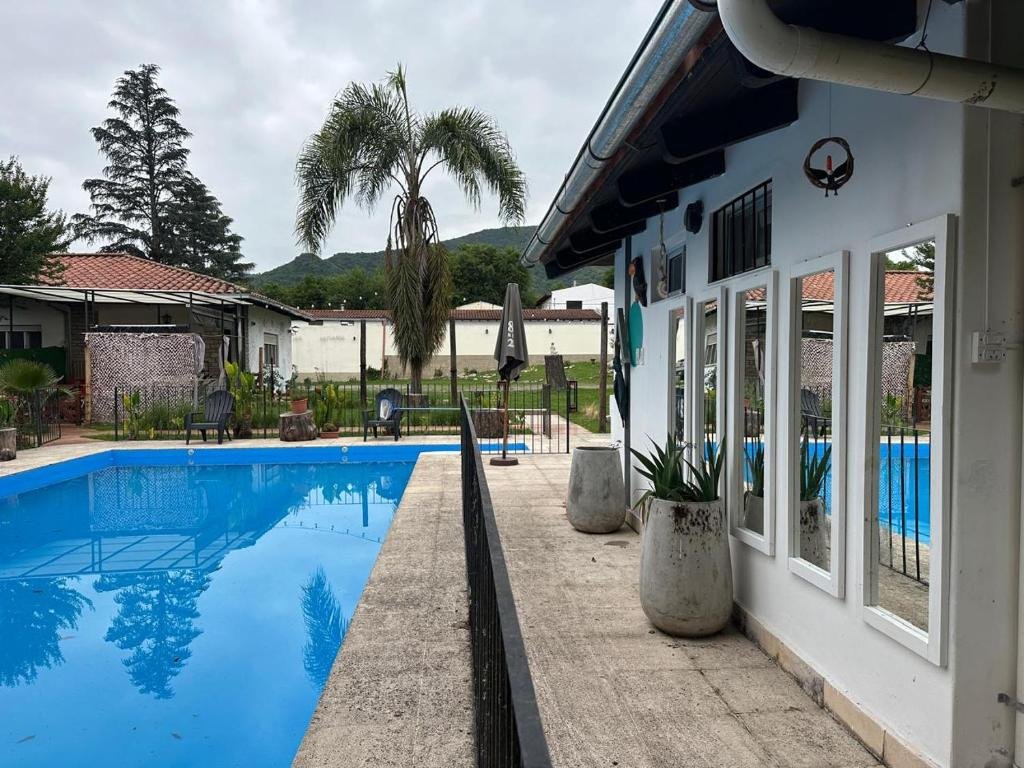 LOS OLIVARES SAN LORENZO con jardín cerca de Salta