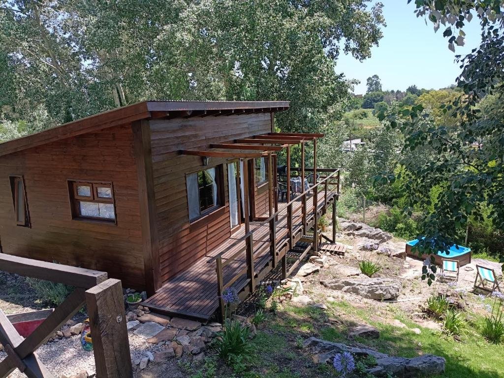 Los Alamos Cabaña Serrana con pileta y jardín