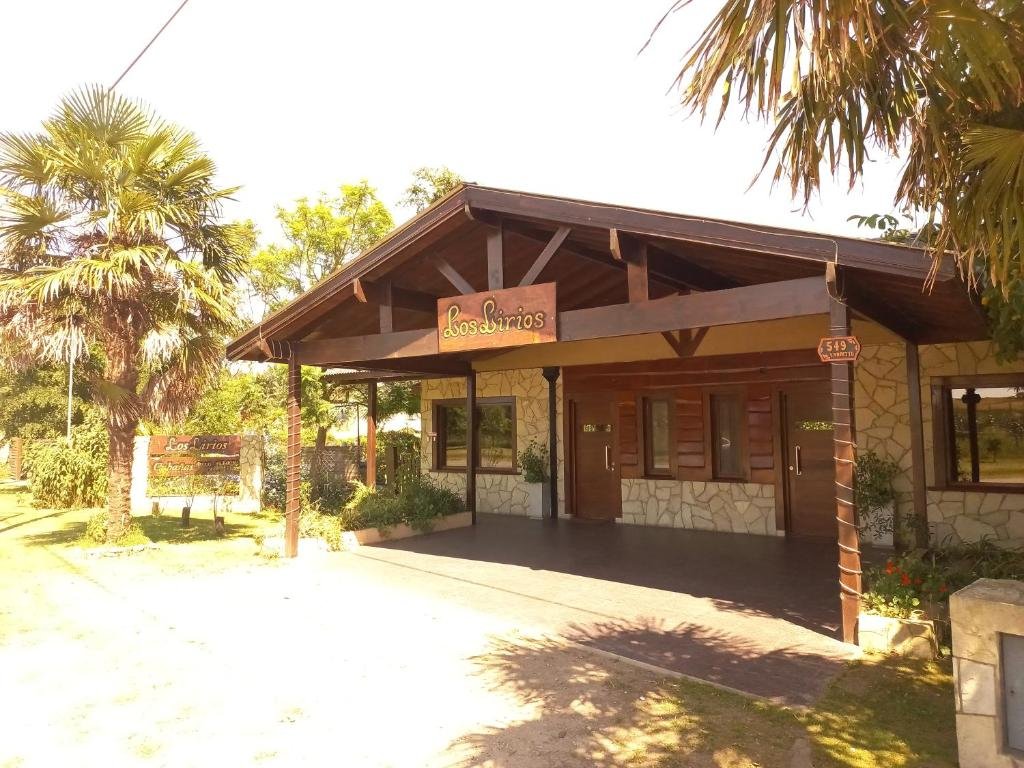 Los Lirios con pileta y jardín en Sierra de los Padres